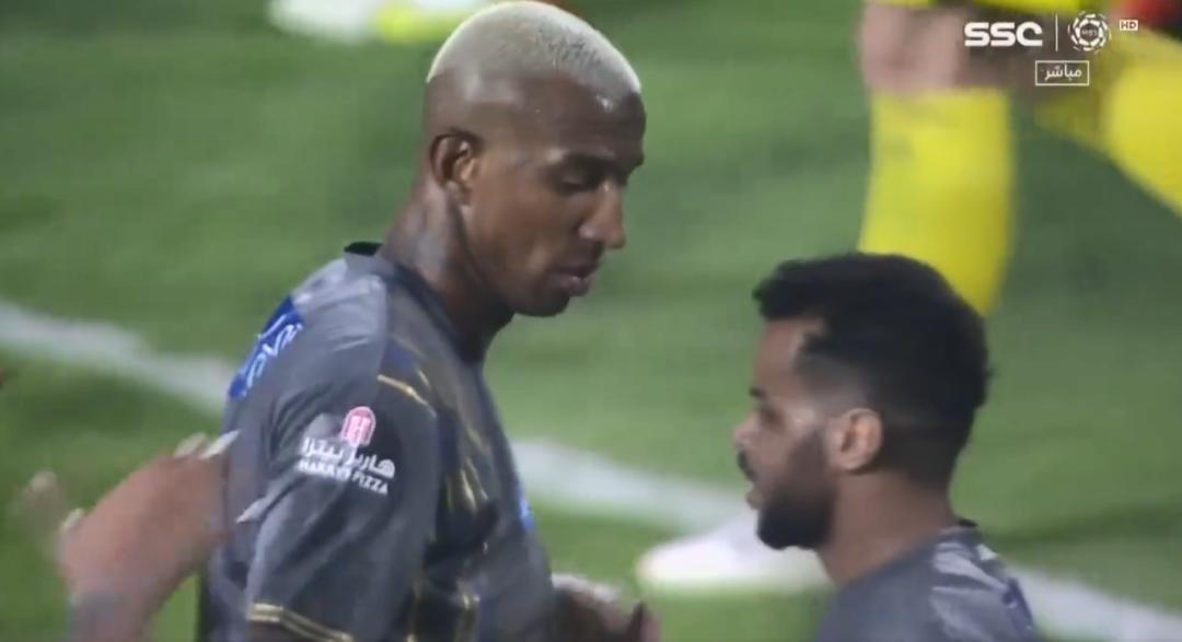 炸了！广州队昔日外援再现“经典弧线”破门