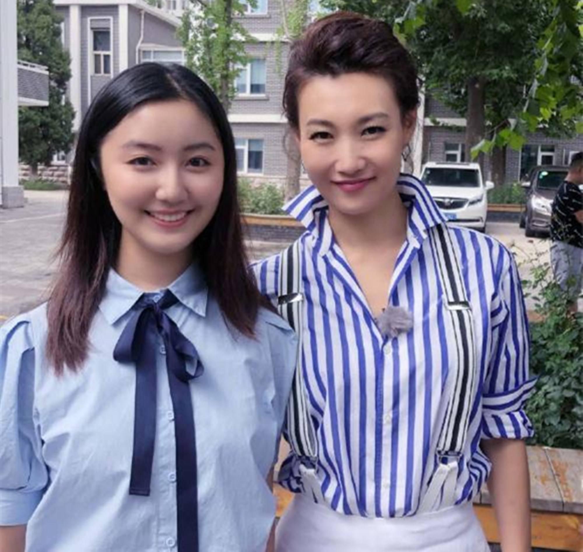 央视新闻主持人李梓萌工作图片,央视主持人李梓萌卖货