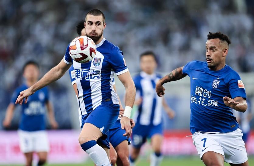 过山车，3次雪崩！中超冠军三镇1-1失势，比赛业余一幕，主帅接受