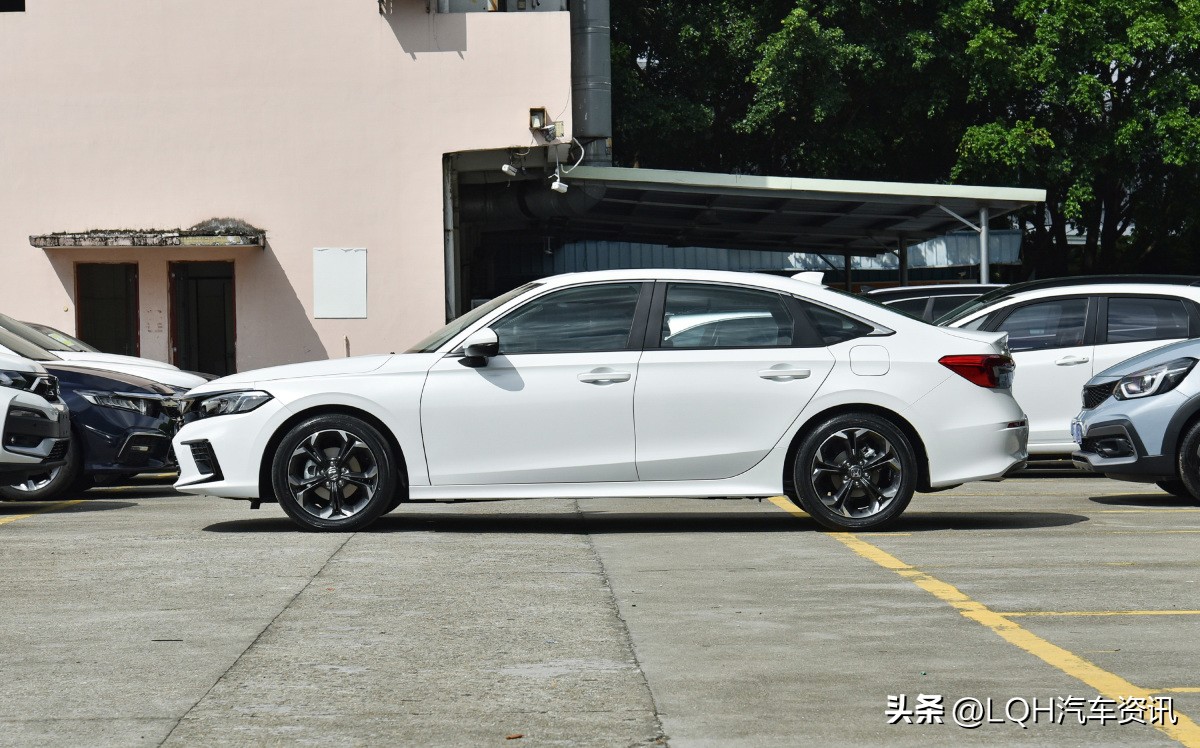 月薪6000左右买雅阁可以吗,二手雅阁与新款思域怎么选择