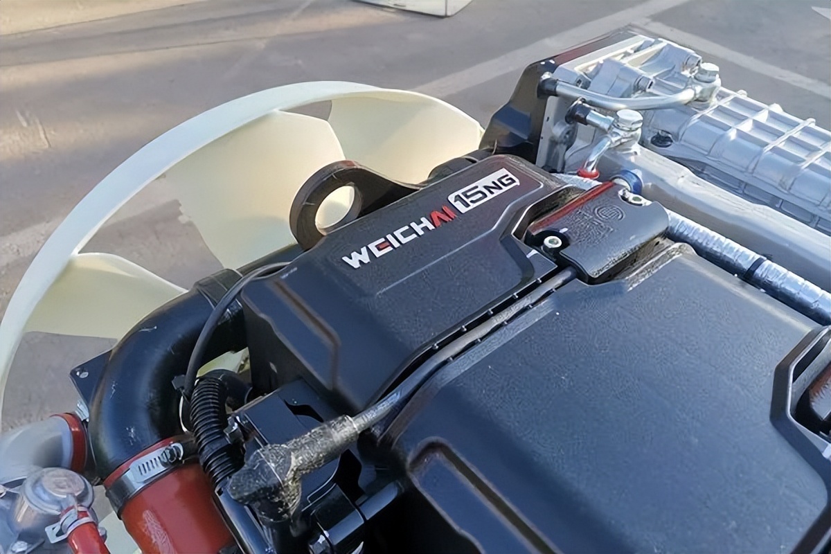 陕汽德龙x6000lng手动速比,陕汽德龙x6000lng燃气车