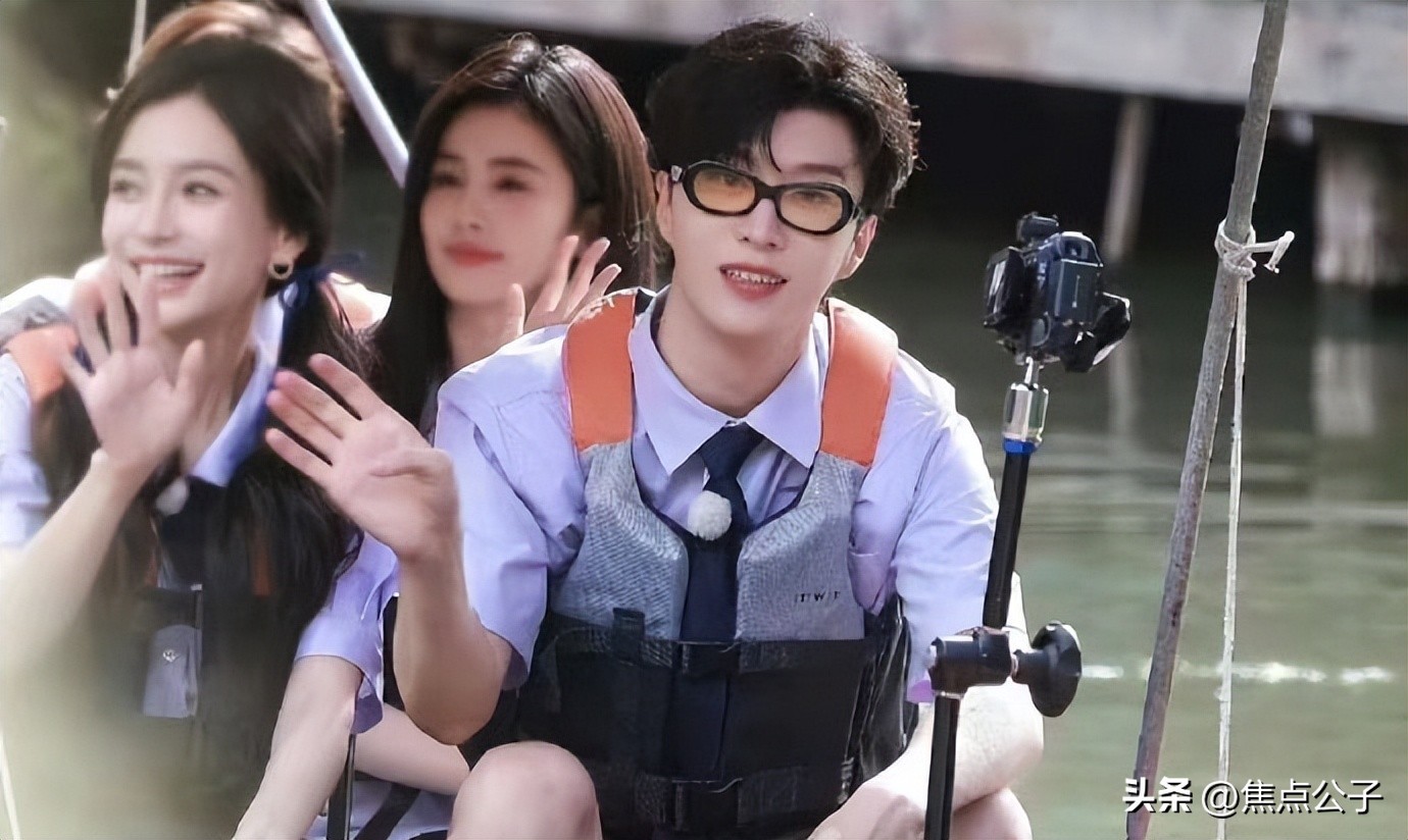 跑男杨颖蔡徐坤同台,跑男现场蔡徐坤杨颖