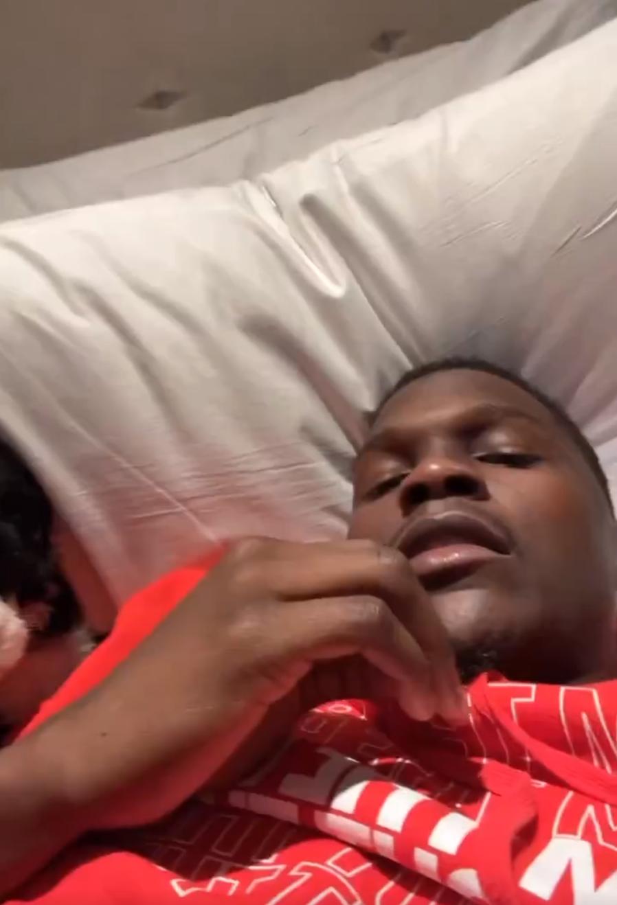 喜当爹!爱德华兹2.6亿顶薪全给29岁女友花,还抚养她和前任7岁儿子