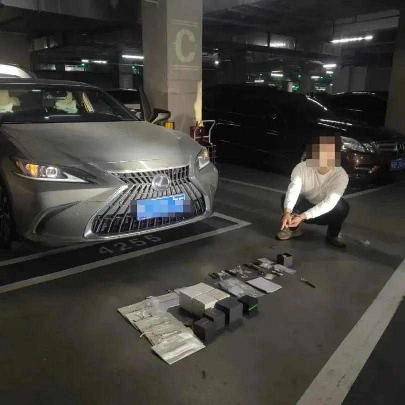 重庆警方破获假冒保健品案,销售假冒高档手表案