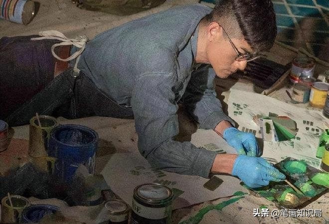 72岁老头手绘假钞,全国97%假钞出自其手,验钞机都分辨不出真假