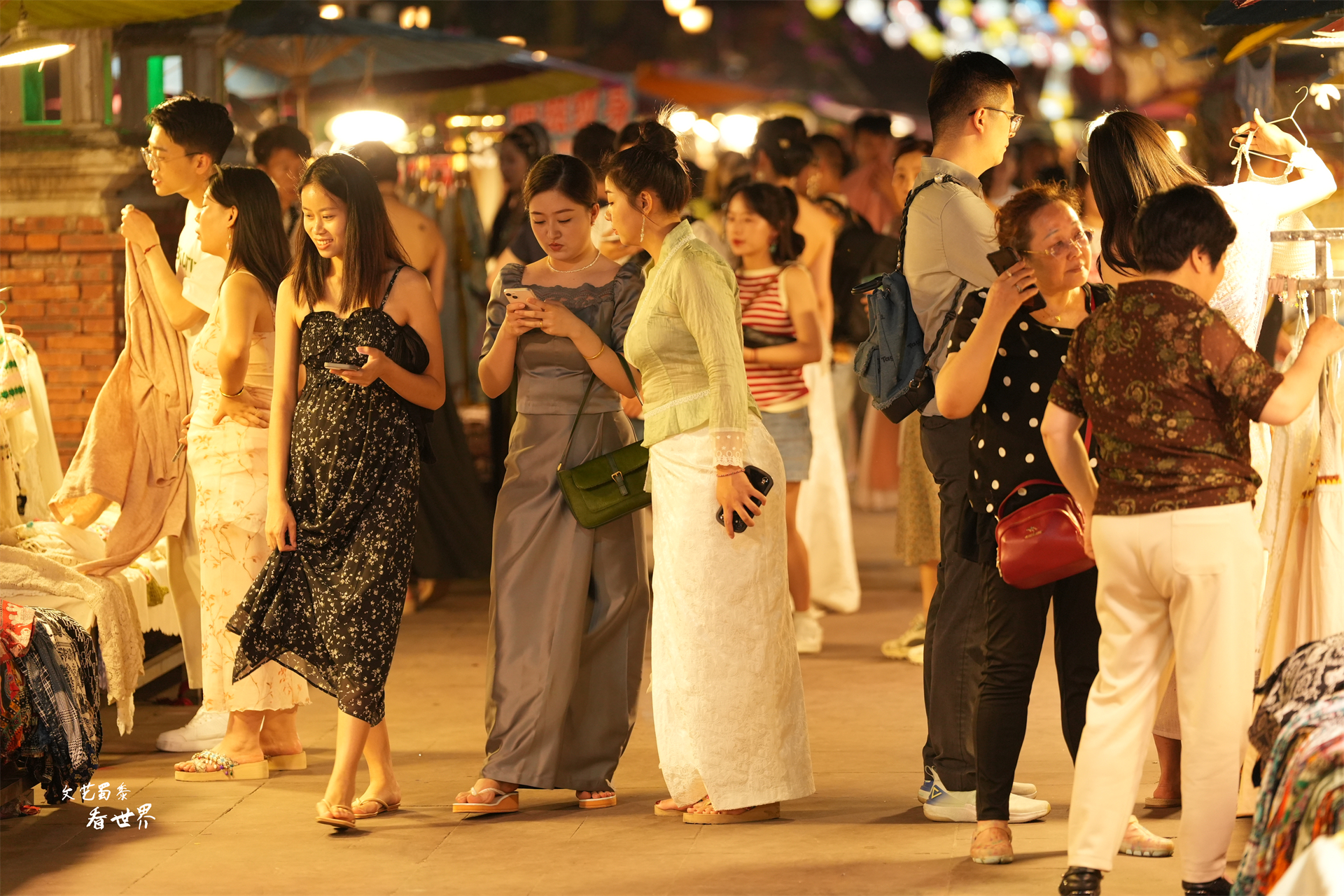 星光夜市艺术旅拍,西双版纳星光夜市拍照攻略
