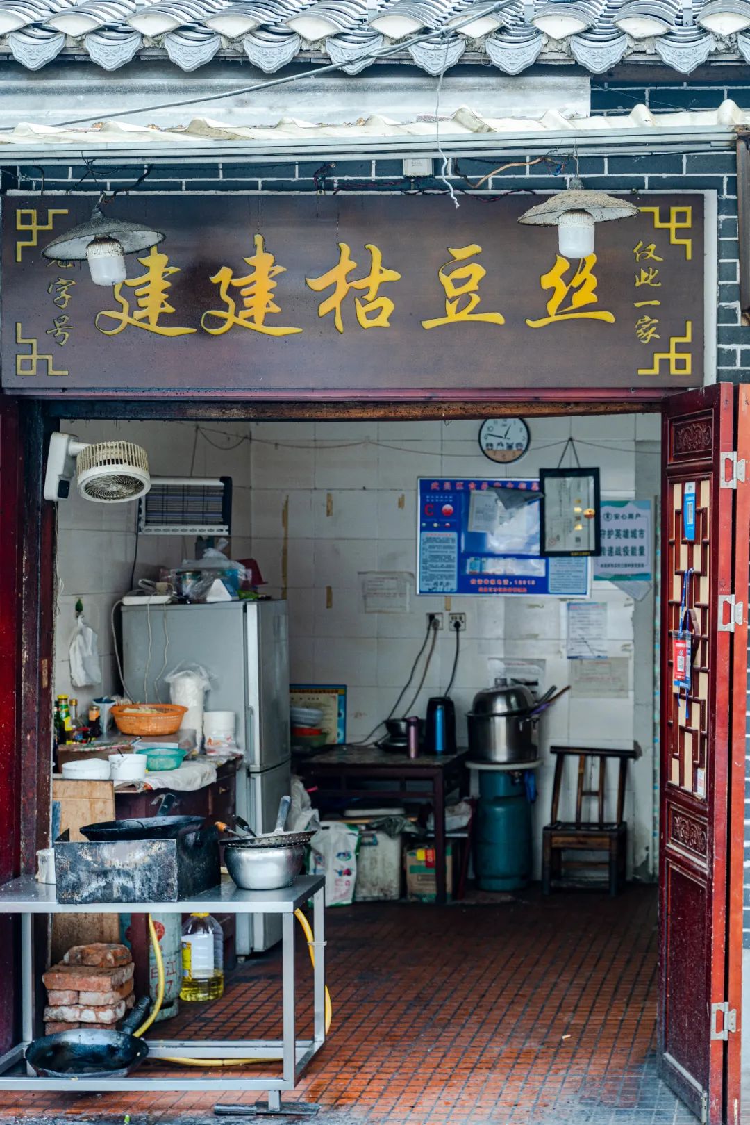 最惨的餐饮业现状,全国餐饮业倒闭数量和开店数量