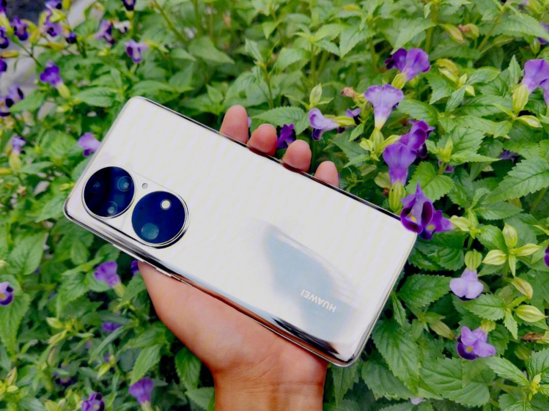 华为机皇突破1200元,华为苹果机皇都卖11999元怎么选