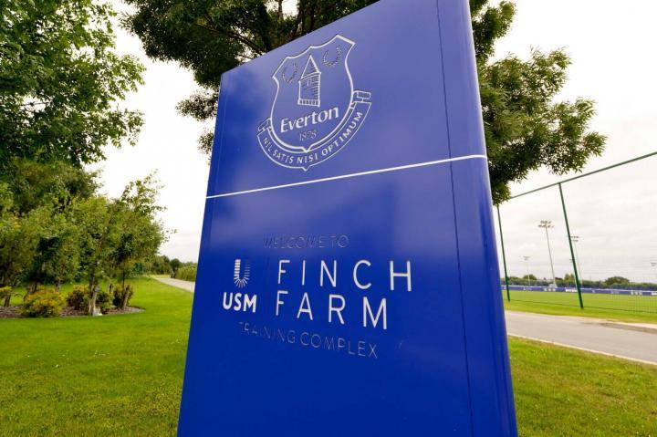 足坛欠薪,足坛转会费连锁反应