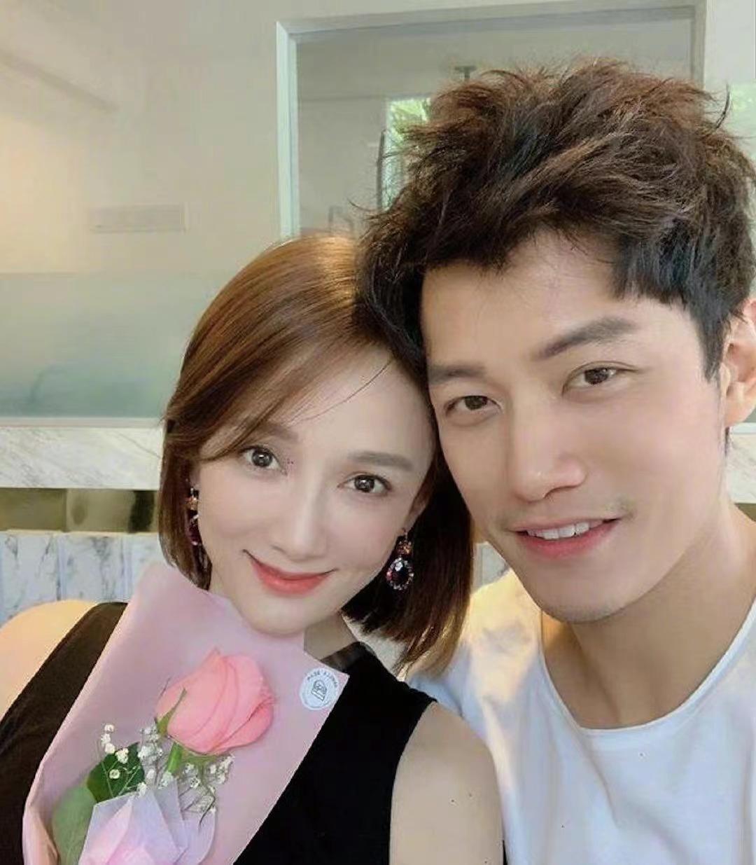 陈乔恩首晒艾伦正脸照秀恩爱,陈乔恩和艾伦机场秀恩爱