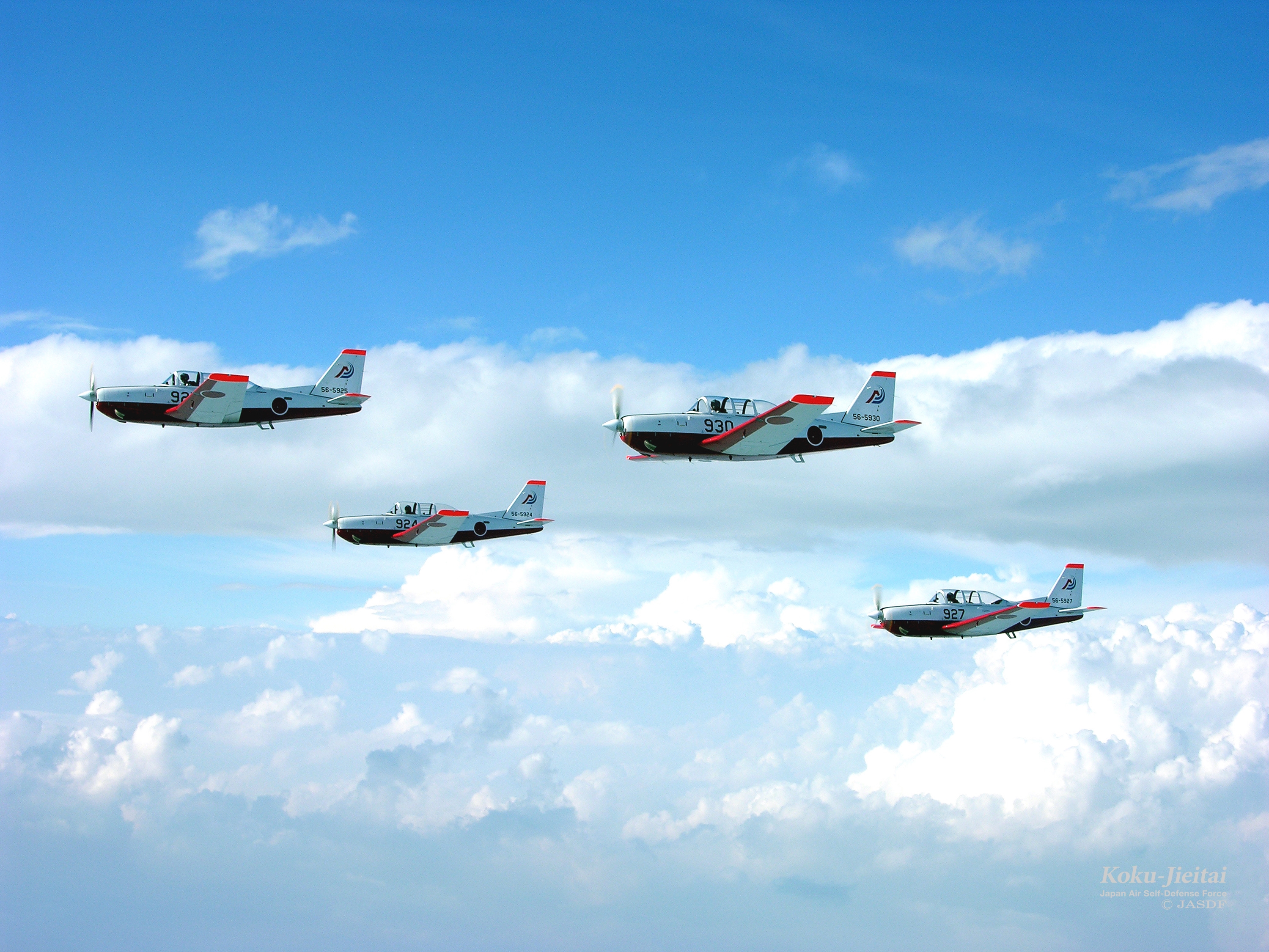 日本空中自卫队战斗机训练视频,日本富士直升机