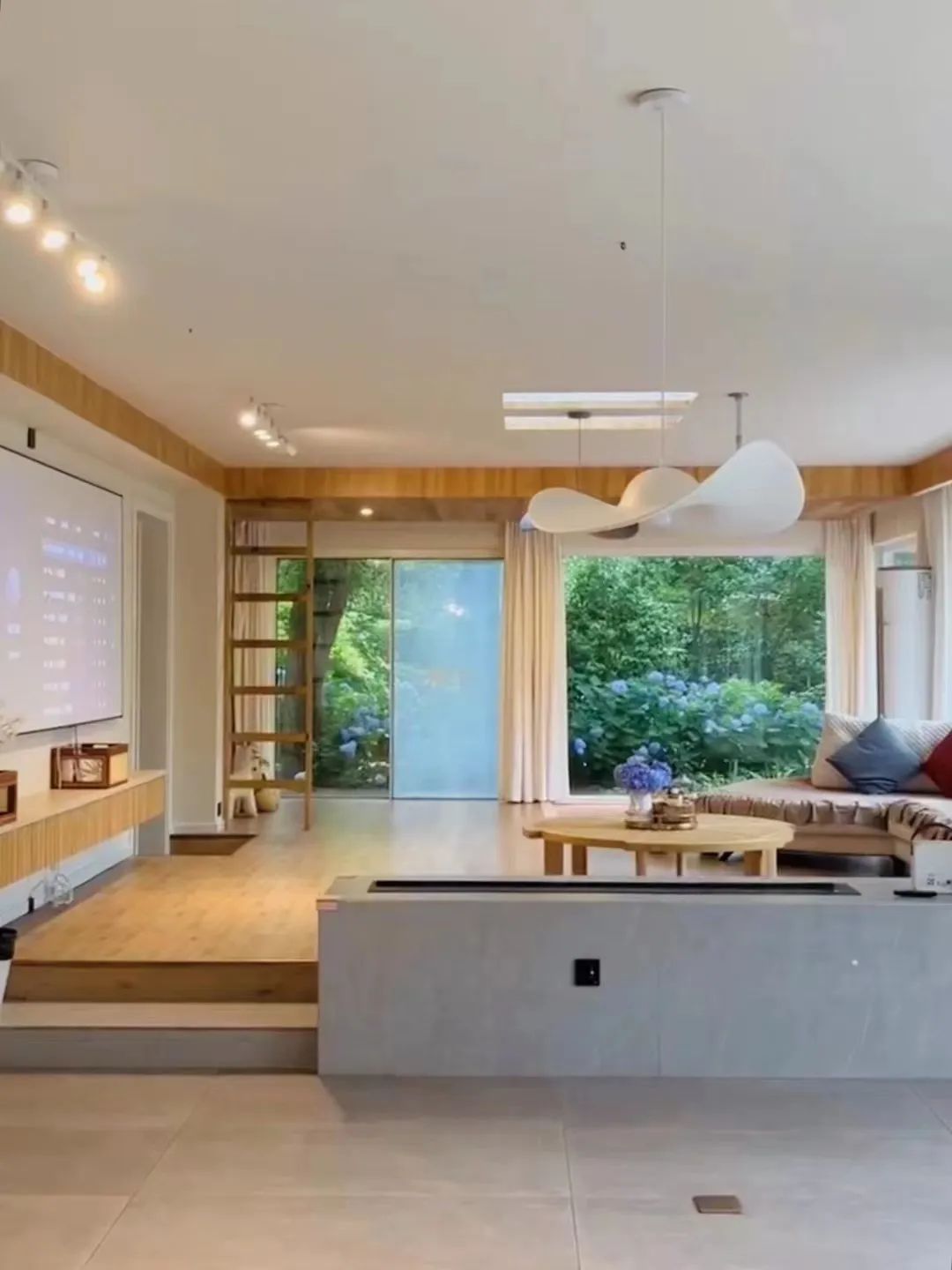 躲进山里民宿,躲在深山老林的民宿