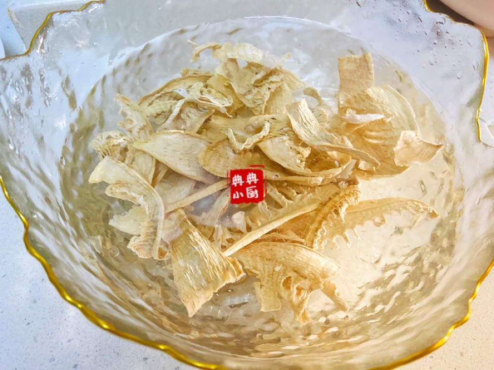 春笋干烧肉的家常做法,腊肉炒笋干的家常做法