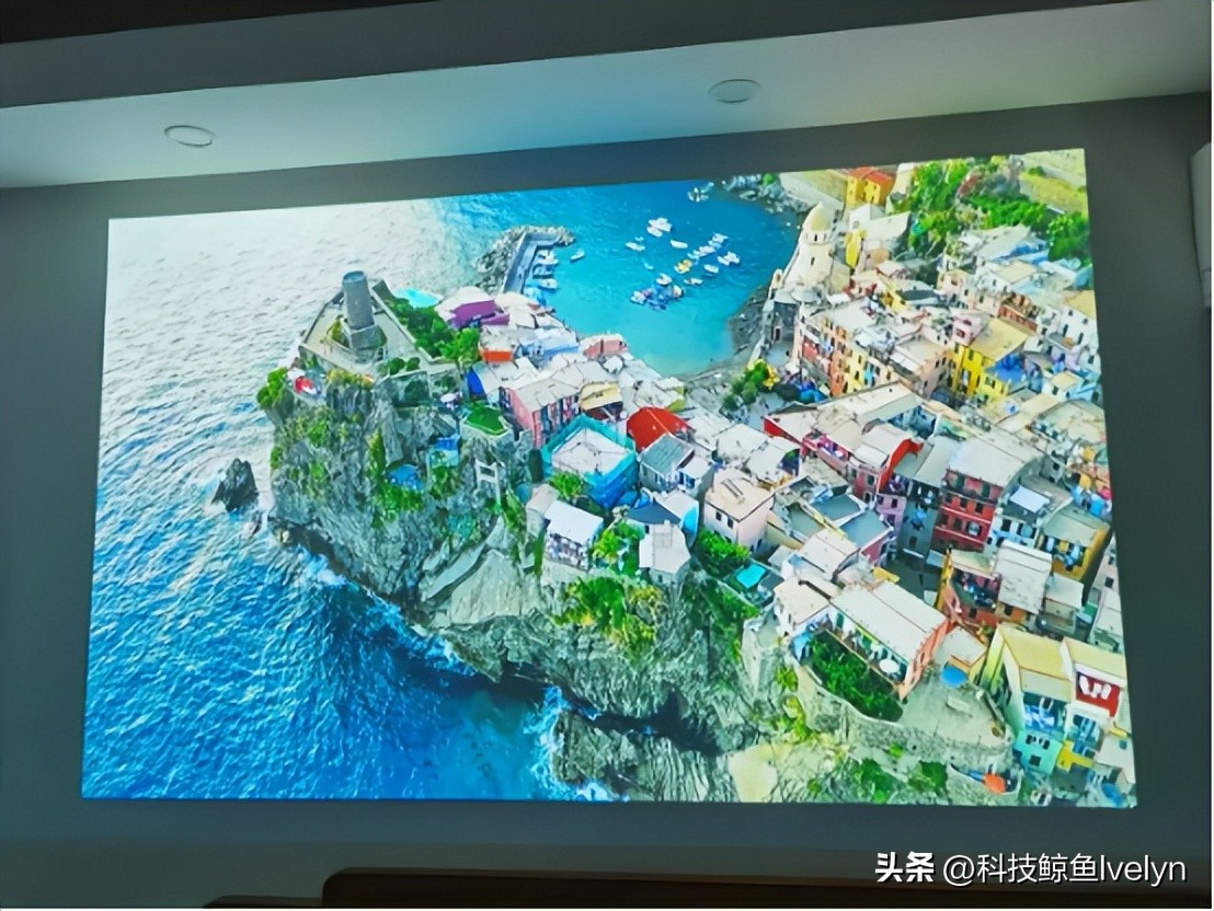 aoc投影仪流明在2000以上的,流明3000以上的投影仪性价比推荐