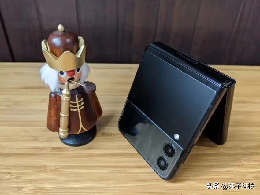 500块钱就能买到的折叠屏手机,最便宜的折叠屏手机官方价格