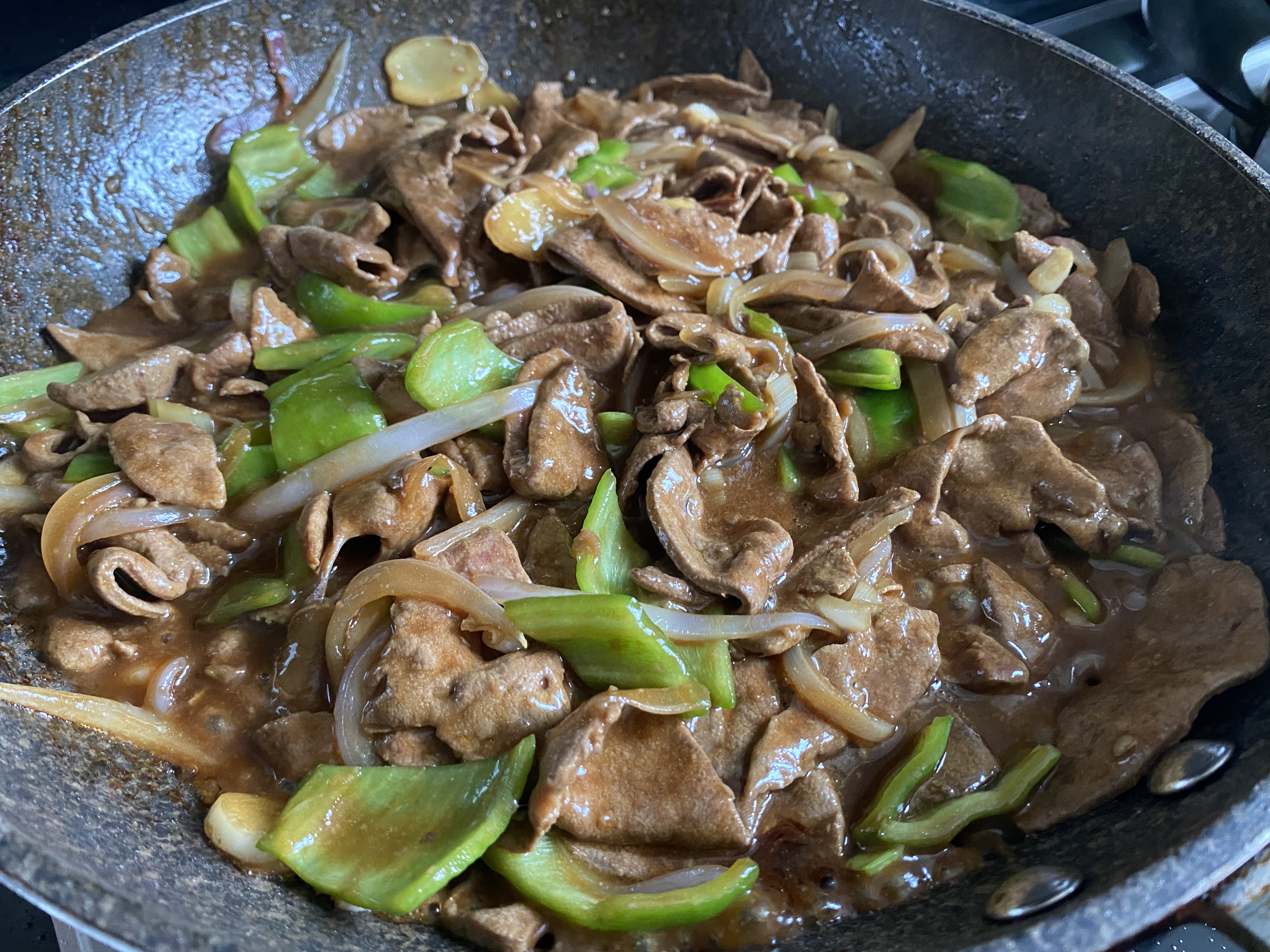 喝牛奶真的可以补骨钙,中老年人都需要补钙吗