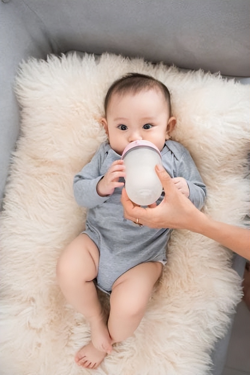 7个月厌奶期的表现和怎么解决,奶粉喂养的宝宝厌奶期的表现