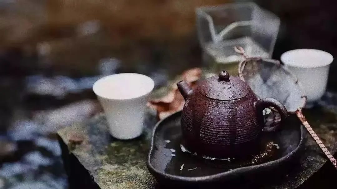 茶具上的茶垢要不要清理,茶具中的釉有毒吗