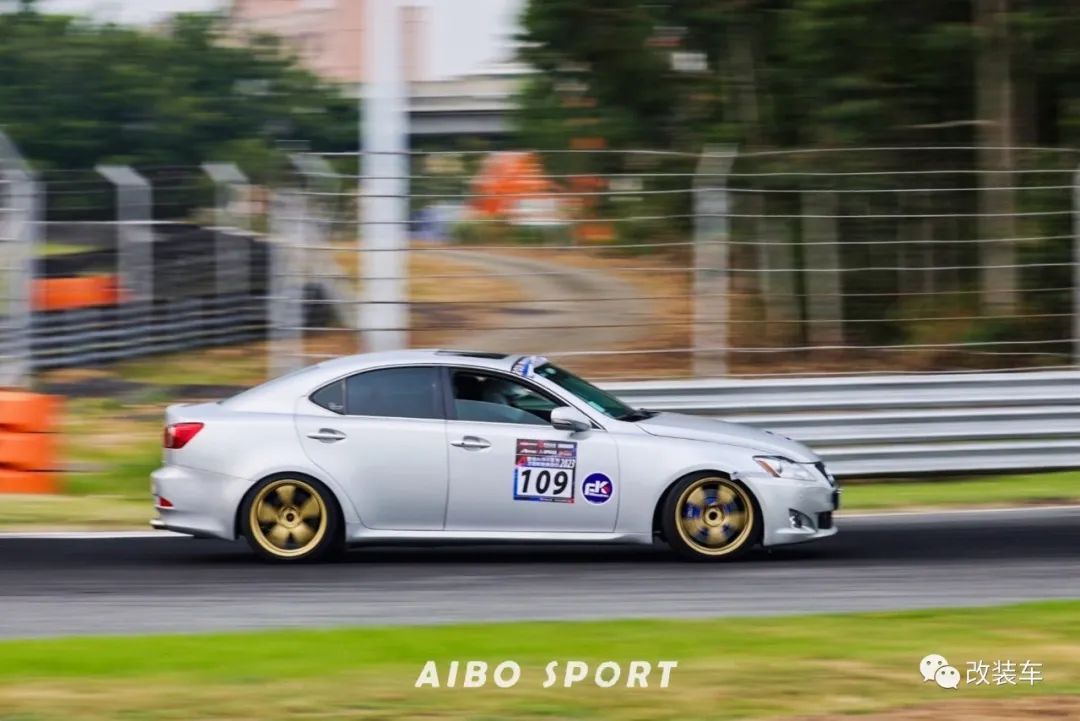3.5V6+后驱的雷克萨斯IS300，雷车也能玩出烂仔范