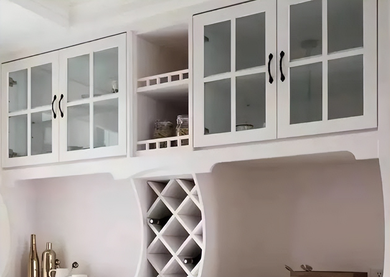 餐边柜一般自己定制也做到顶的吗,定制餐边柜怎么避免踩坑