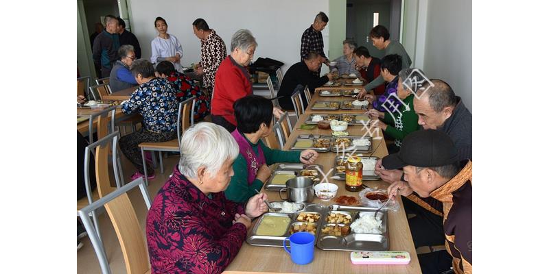 我住在同学家里，和同学的姐姐发生一段往事，至今没有告诉任何人