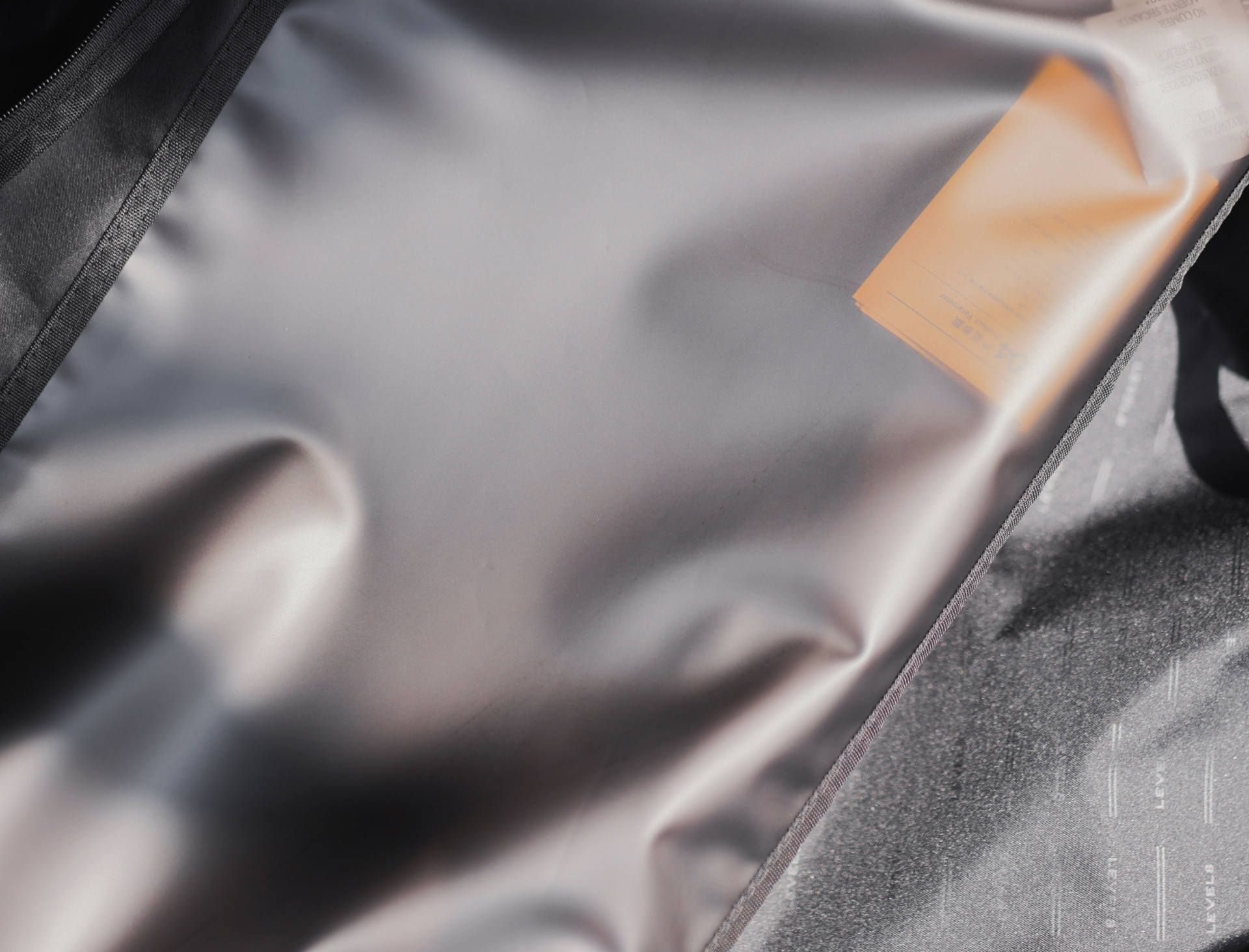 带上它，随处都是家—地平线8号城市脉搏拉杆箱