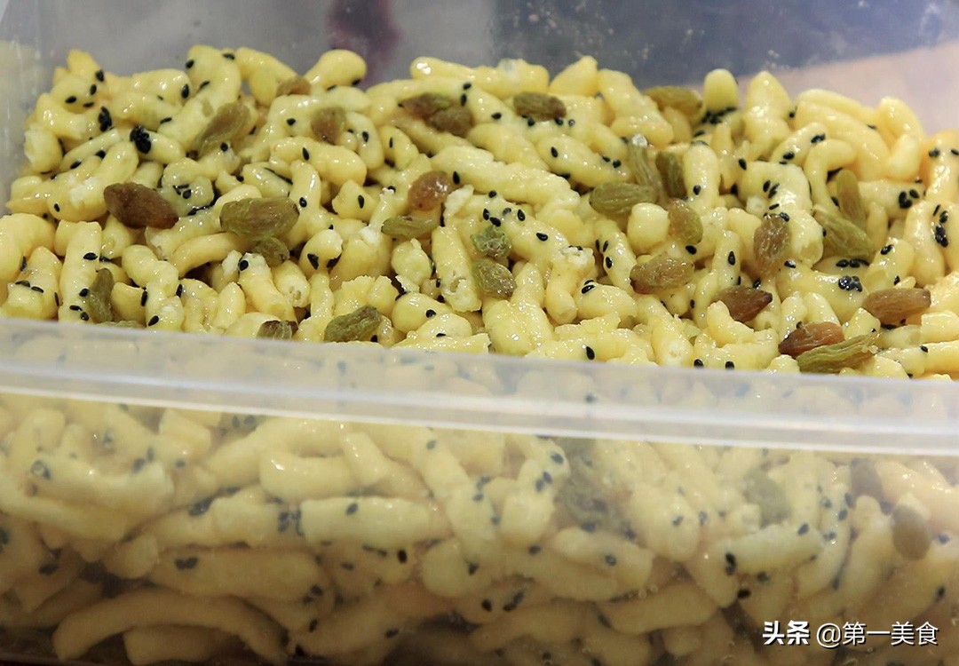 一碗面粉俩鸡蛋做低糖少油小零食,一碗面粉2勺糖做出小零食