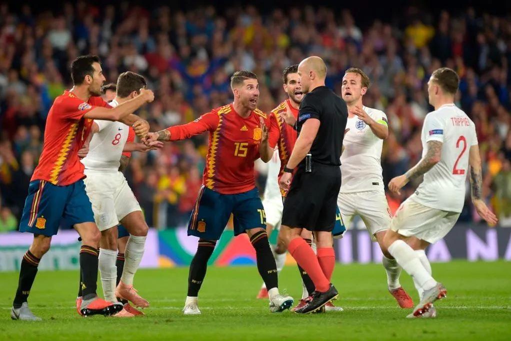 足球的来历和足球的好处,体育小知识足球起源于哪个国家