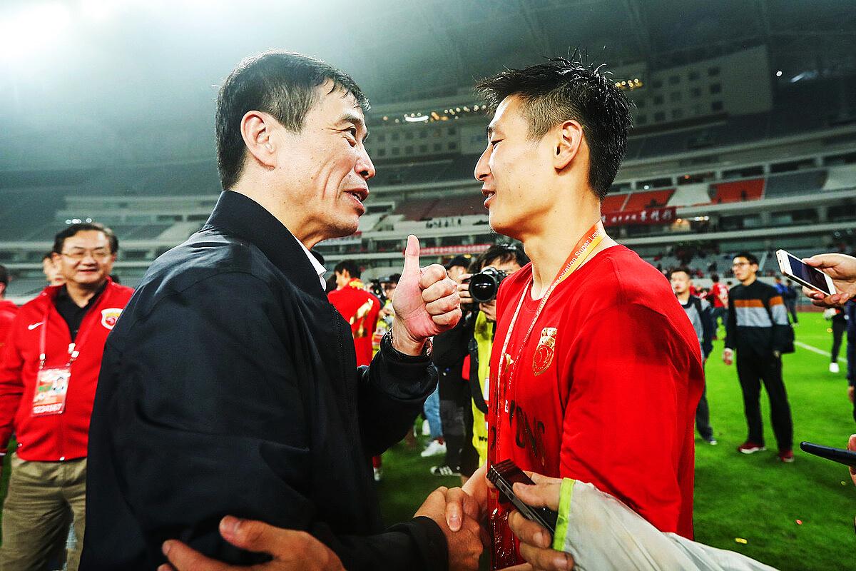 给机会不中用！武磊首发登场45分钟，11次触球5次丢，0射门