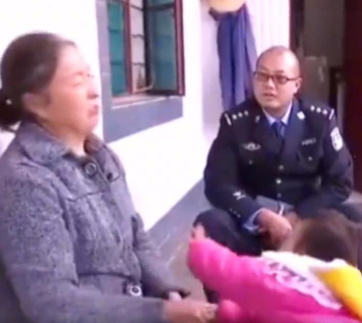 烈性犬不拴绳后续,大型犬主人未拴绳咬小型犬