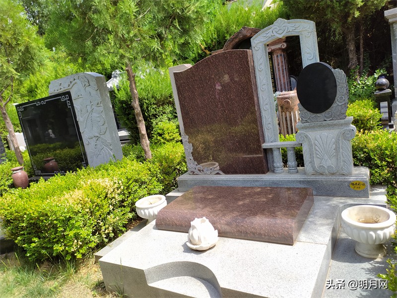 选择墓地有什么注意事项,选择墓地需注意的事项