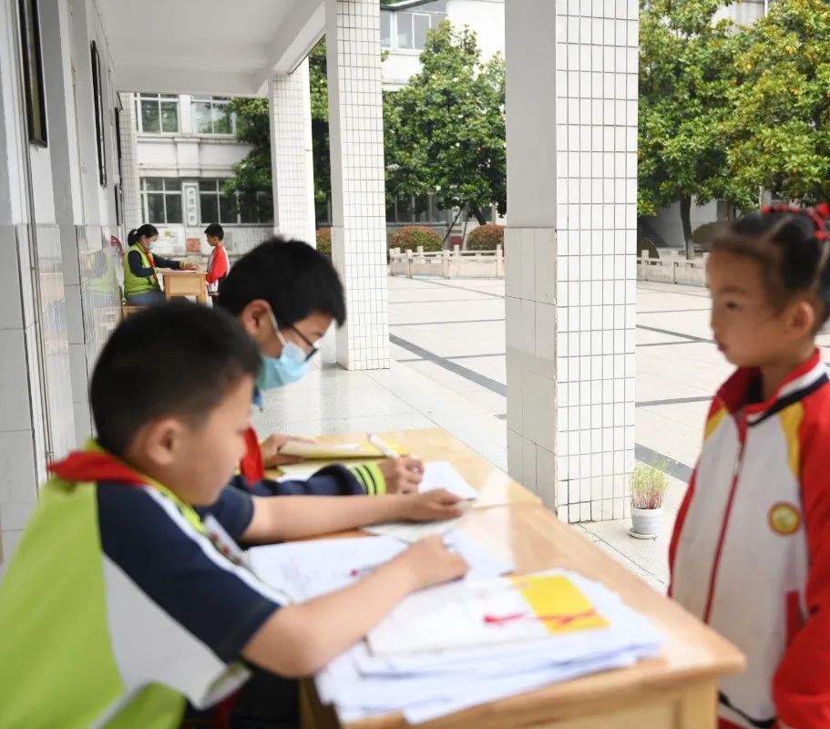 喜迎20大争做先进少先队员,喜迎二十大争做新时代好队员