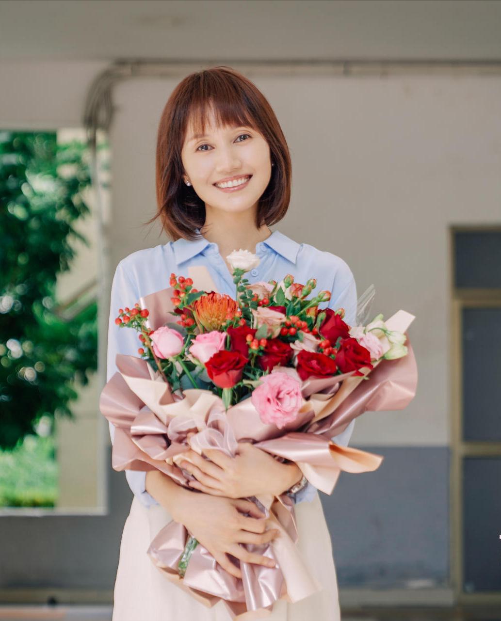 袁泉穿衣服低调又吸引人,袁泉的穿搭风格图片