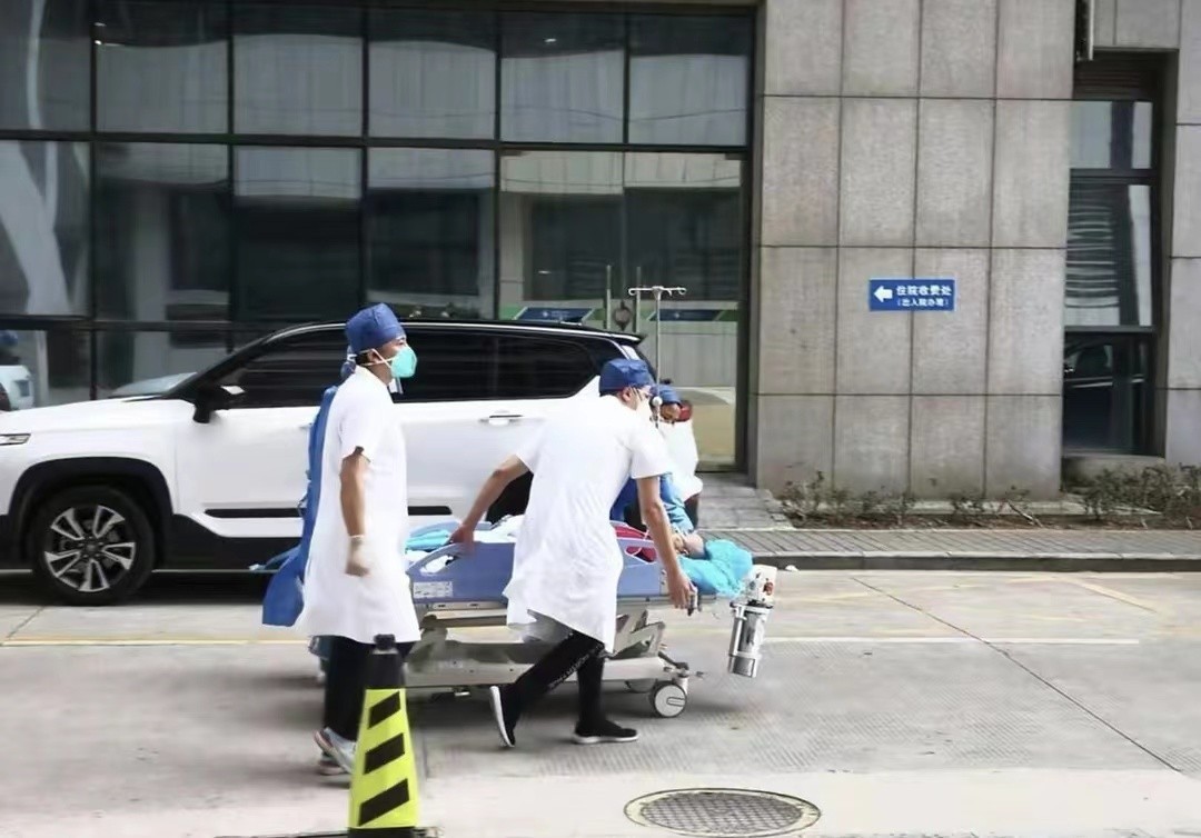 怎么判断肩膀疼是不是心梗前兆,肩膀疼怎么区分是肩周炎还是心梗