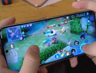 小米12值不值得买？看这里就够了，iPhone小旗舰之敌，小手掌救星