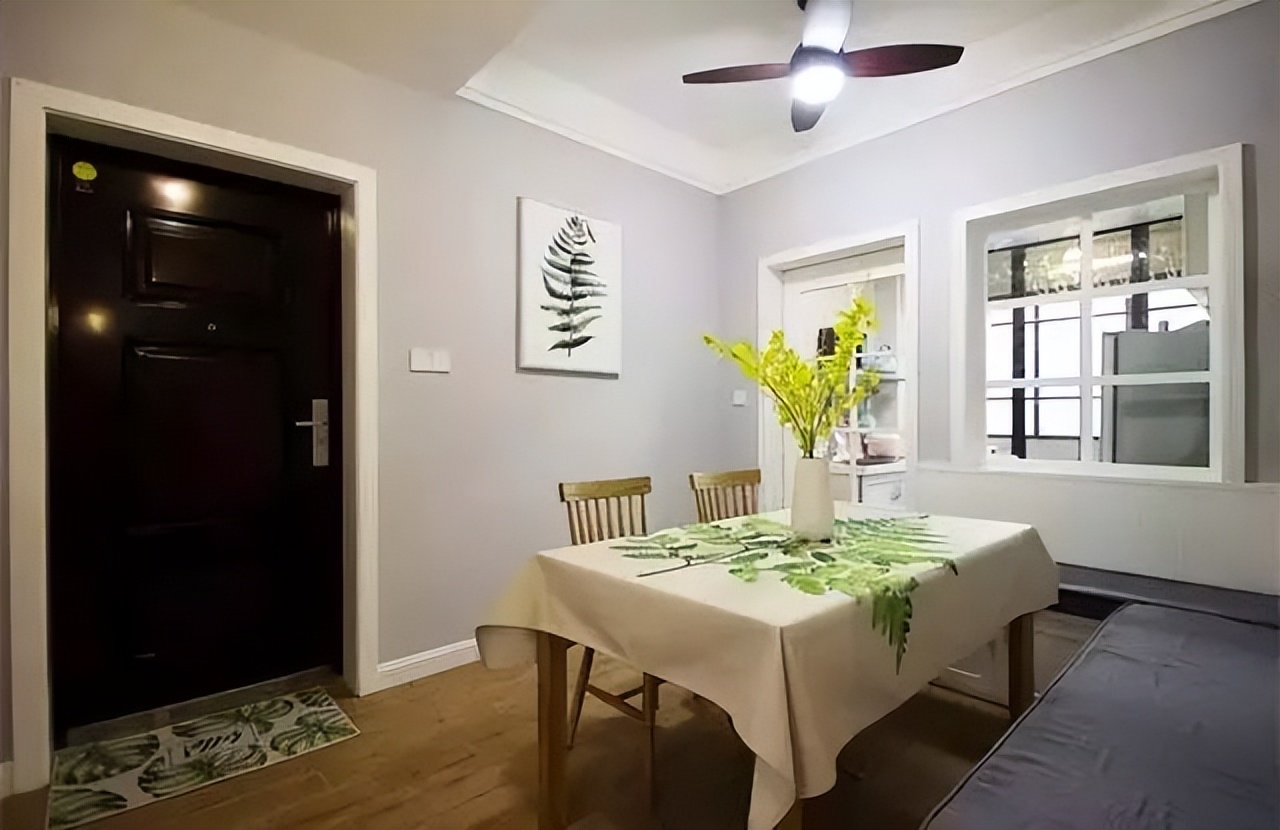 门套颜色与门不一样效果图,门套与门色差太大怎么办