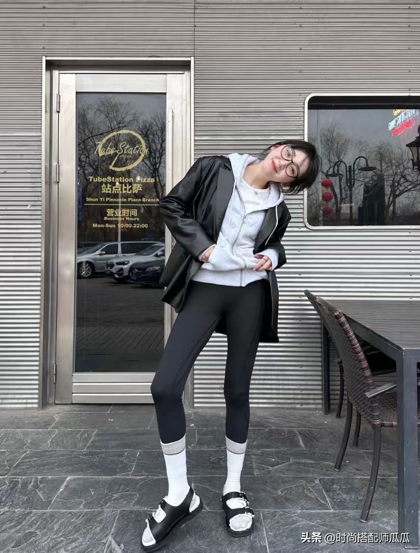 时髦高级的瑜伽裤穿搭,微胖瑜伽裤外穿适合什么样的袜子