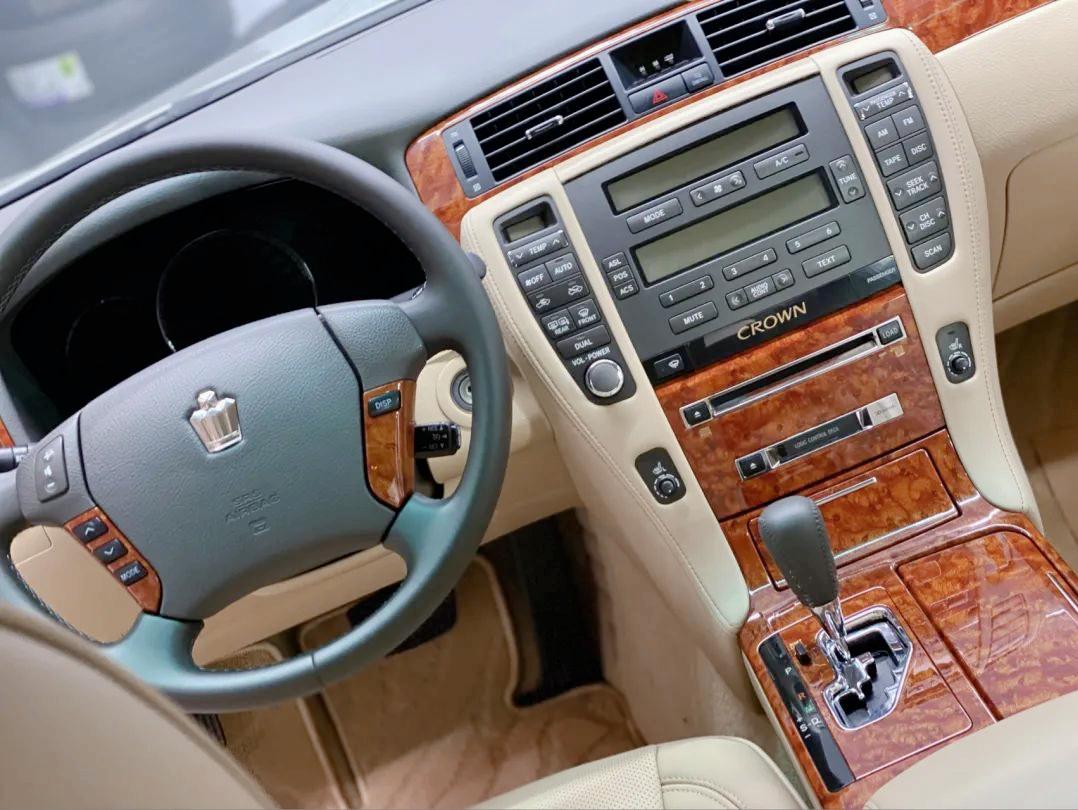4代老皇冠翻新,翻新车十二代皇冠修复全过程