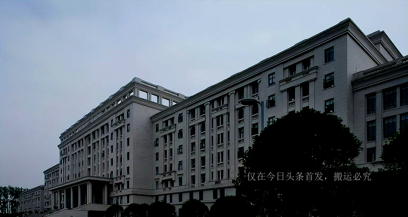 99年成都一大学保安浏览网站看到一新闻后立即报警：歼10泄露了