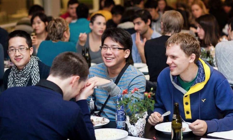 万名学生留学乌克兰，欧洲国家那么多，为什么乌克兰留学那么火？