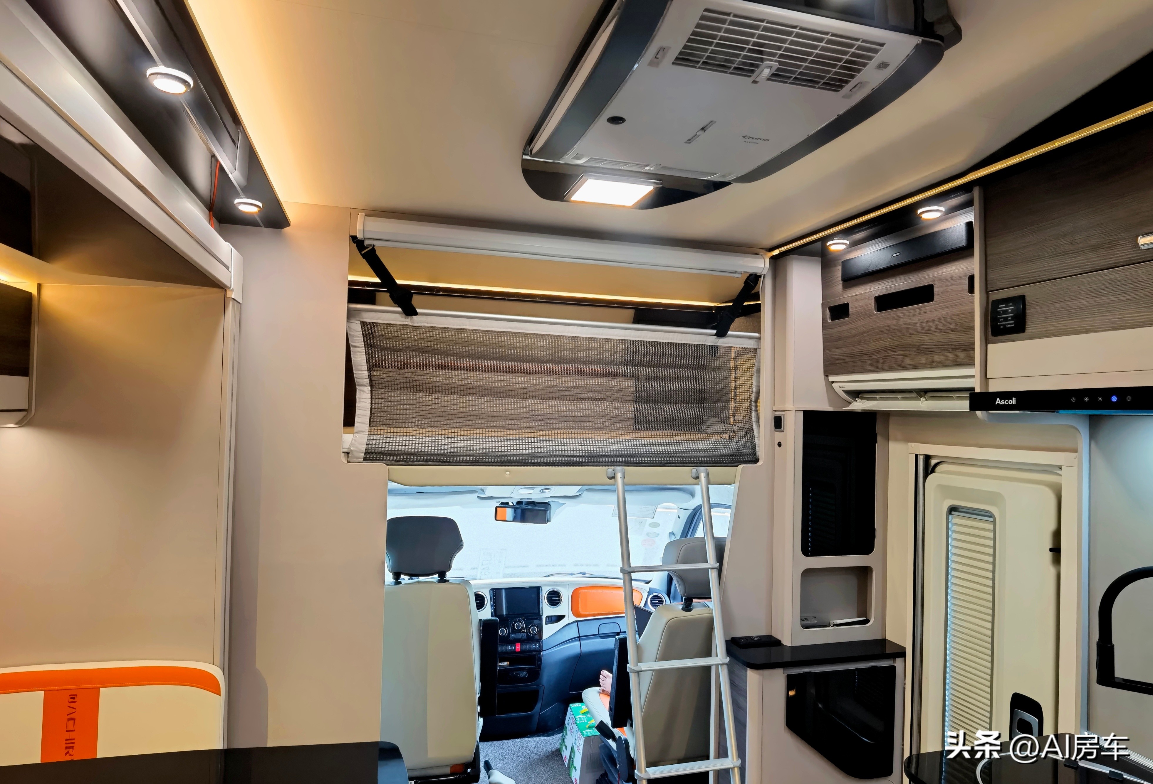 空间和配置都不错,续东2022定制洲际旅行版房车