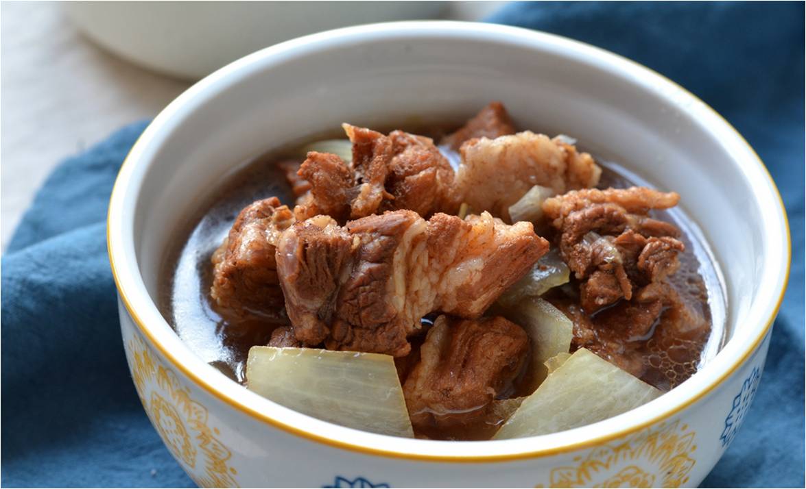 老年人腿摔骨折吃什么恢复快,老年人摔倒骨折的最佳治疗方法