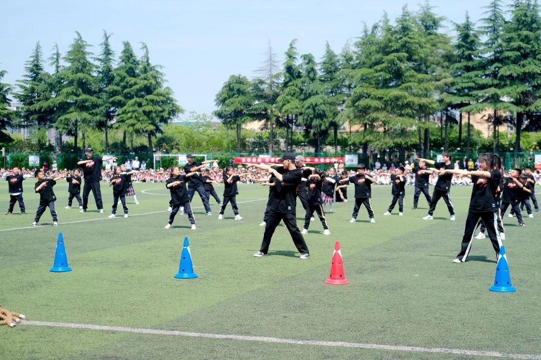 泰州中小学足球联赛,泰州智堡实验学校校运会接力赛