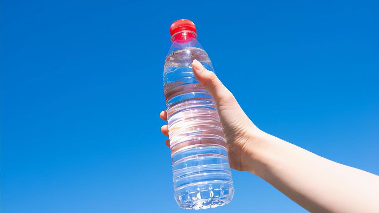 正好100ml的液体可以带上飞机吗,飞机上随身携带可以带多少100ml