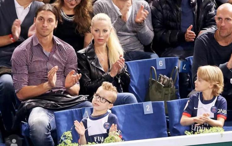 伊布肌肉,伊布妻子海伦娜写真