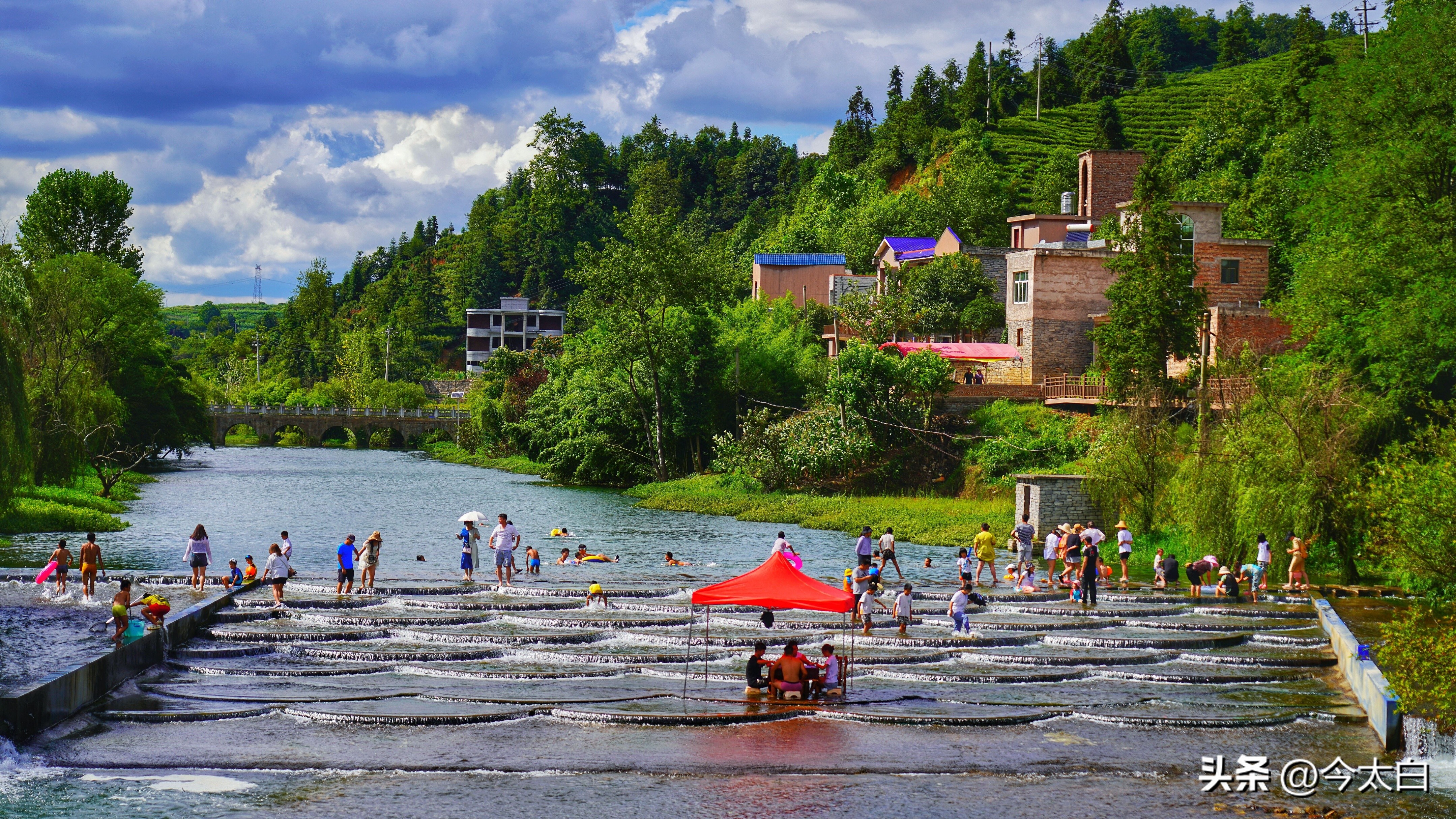 比黄果树瀑布还高8米,比黄果树还高6倍的瀑布