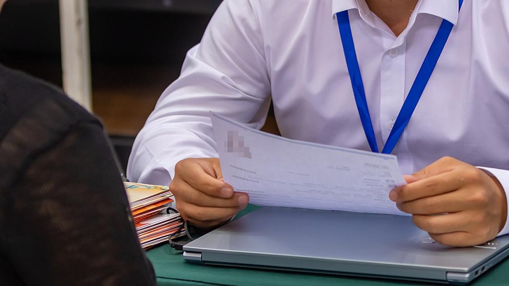 找工作被中介骗介绍费怎么办,如何警惕落入求职中介陷阱