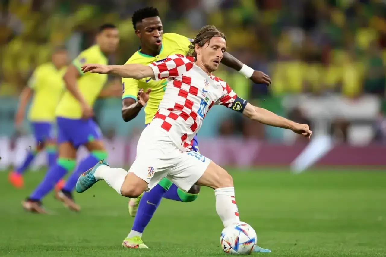 带着一丝忧郁，带着一丝悲悯。代表着和平的魔笛，再次半决赛