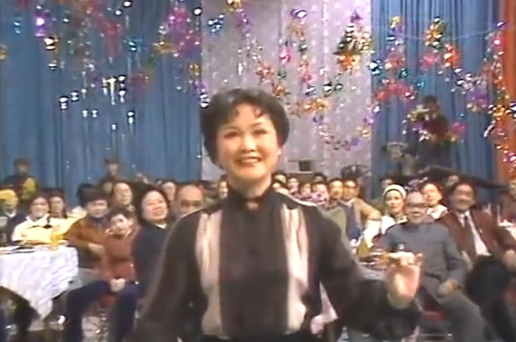 春晚现场吃鸡,39年前春晚