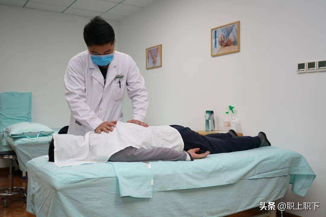 湖南邵阳夫妇在乡场镇给老人拍照月入过万,农村创业有五个风口